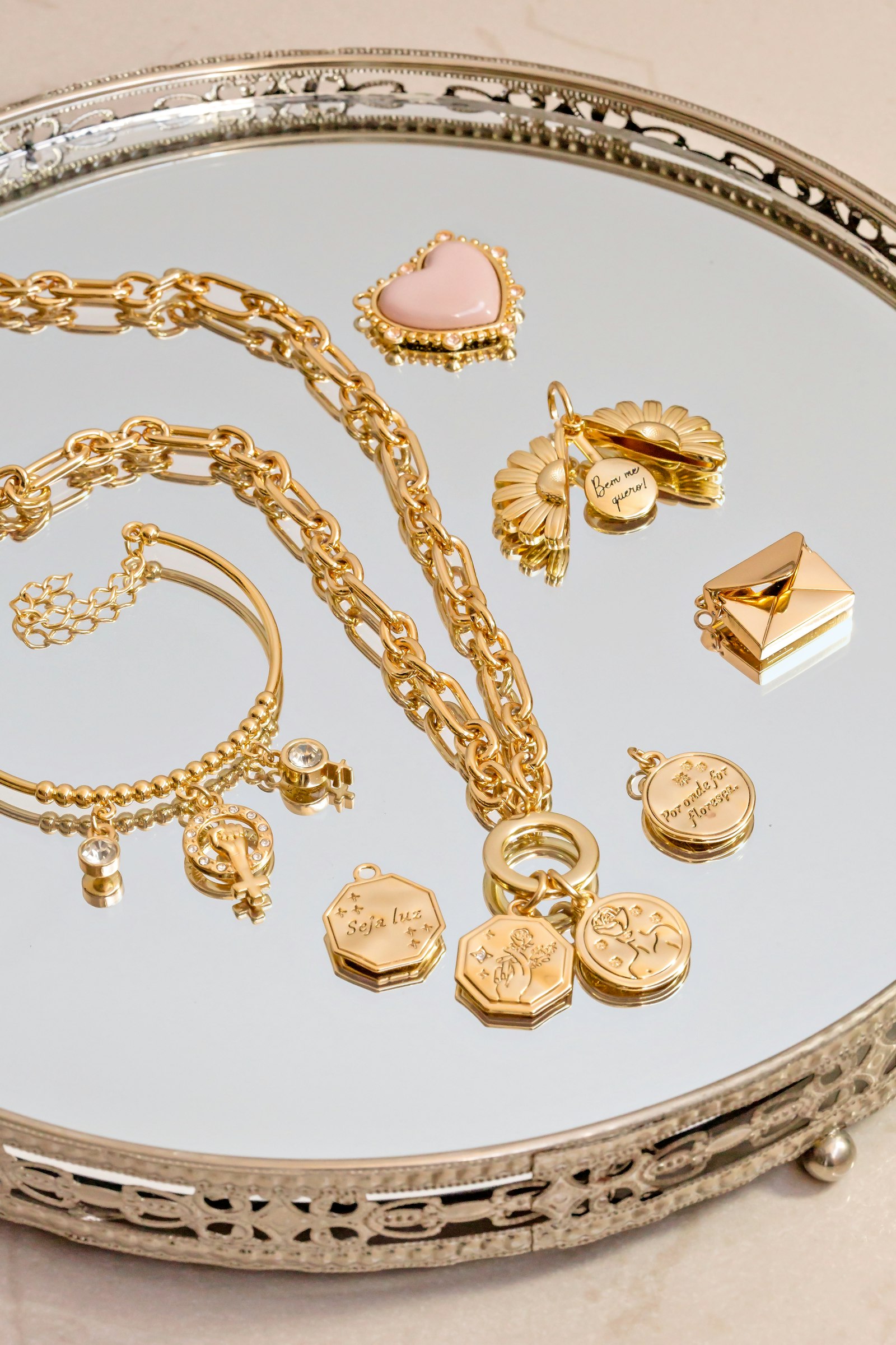 Selección de joyas de oro